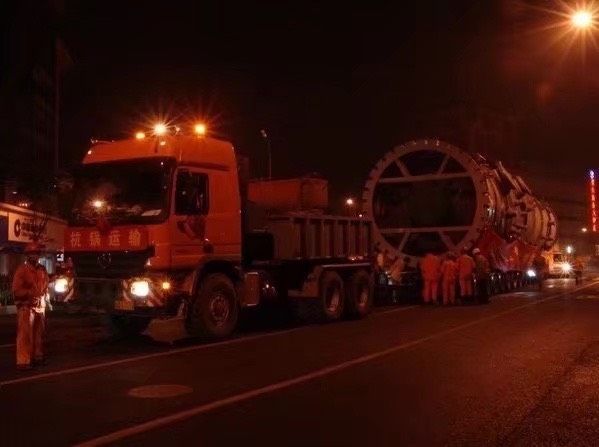 超大型设备公路运输